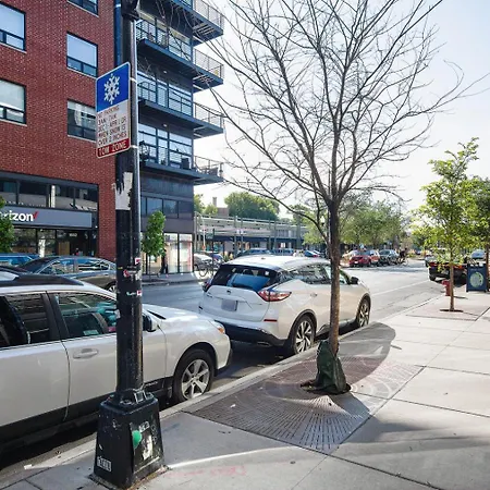 Bucktown 1br W Roof Bbq 1 Block To Blue Line Chi-662 * Chicago