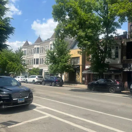 North Side Pied A Terre Chicago
