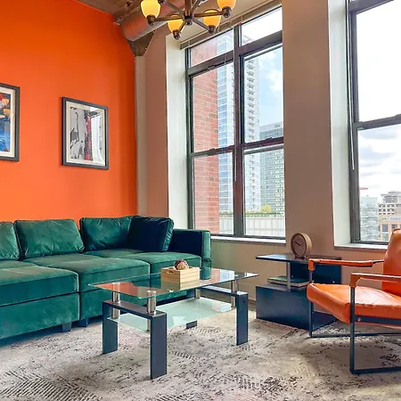 South Loop 3br Near Lakefront Trail, Field Museum & Adler Planetarium Apartment *