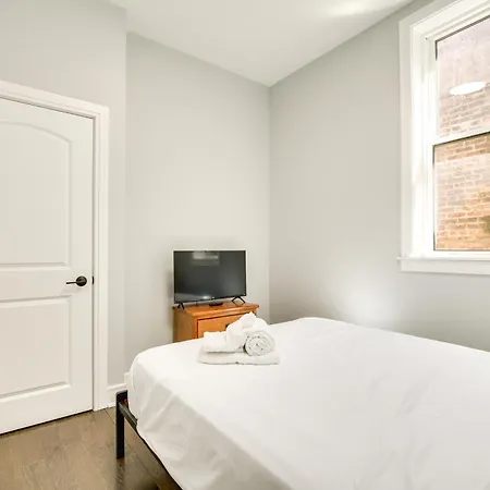 Holiday home 4 Mi To Dtwn Modern With Outdoor Space