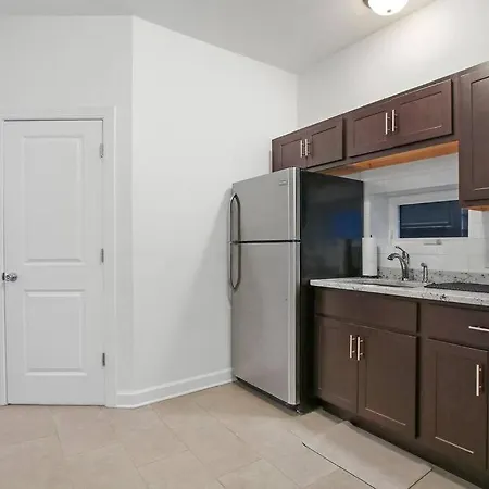Sleek 2br Logan Square Living * Chicago
