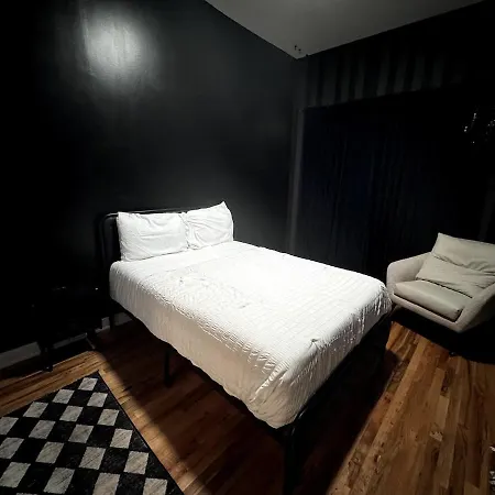 Vogue Bucktown Apartment Chicago