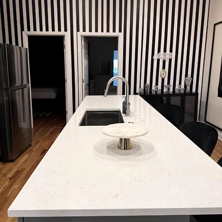 Vogue Bucktown Apartment Chicago
