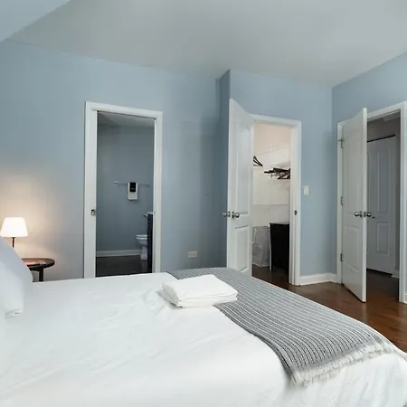 Logan Square Penthouse S3 - With Parking And Patio *