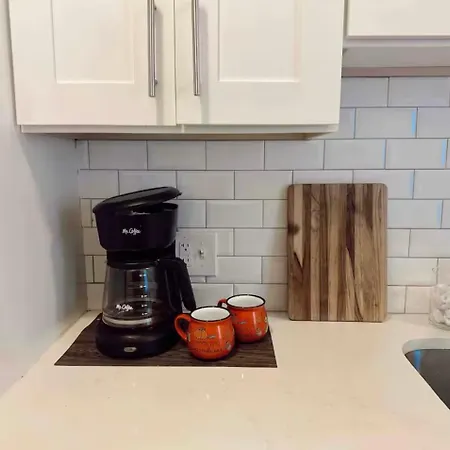 Apartment Charming Studio In North Side Near Lake, Transit & Loyola University *