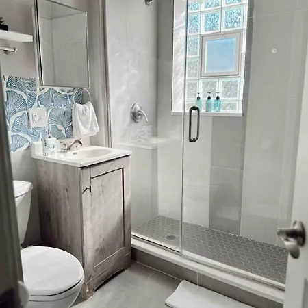 Charming Studio In North Side Near Lake, Transit & Loyola University Apartment