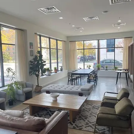 Charming 3bd Urban Oasis In The Heart Of * Chicago