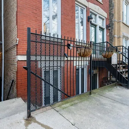 Wicker Park 2Br Apt Near Milwaukee Ave