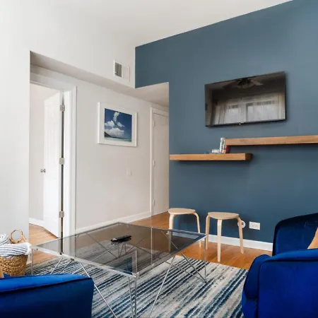 Ukrainian Village 2br Modern D1 Chicago