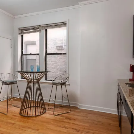 Apartment Ukrainian Village 2br Modern D1 *