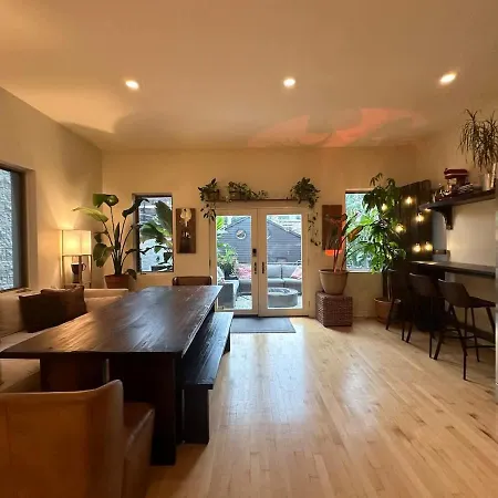 Designer Smart Holiday home Chicago
