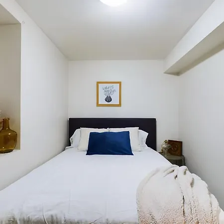 Holiday home Tuscan Charm In Chicago's Heart *