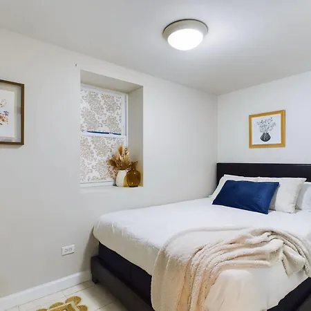Tuscan Charm In Chicago's Heart Holiday home Chicago