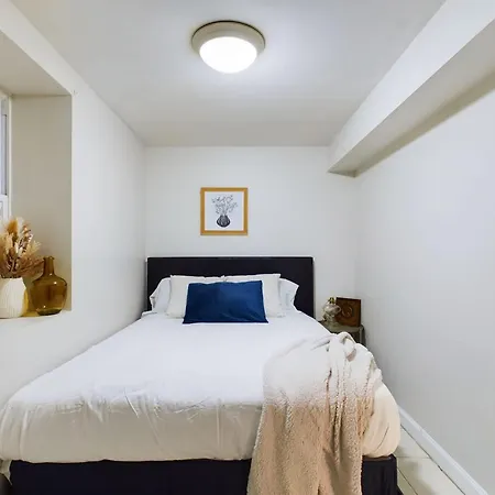 Tuscan Charm In Chicago's Heart Holiday home Chicago