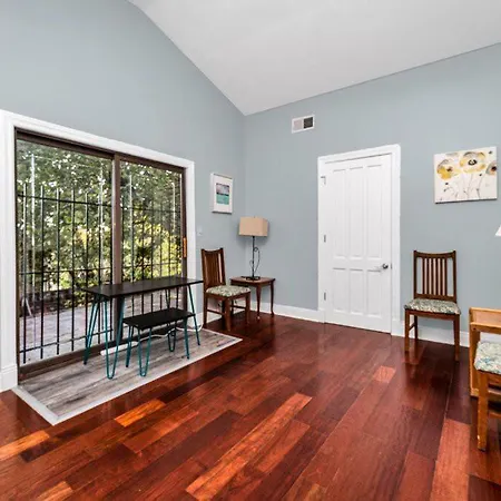 Holiday home Beautiful 6-bedroom, Private Mansion With Hot Tub Chicago