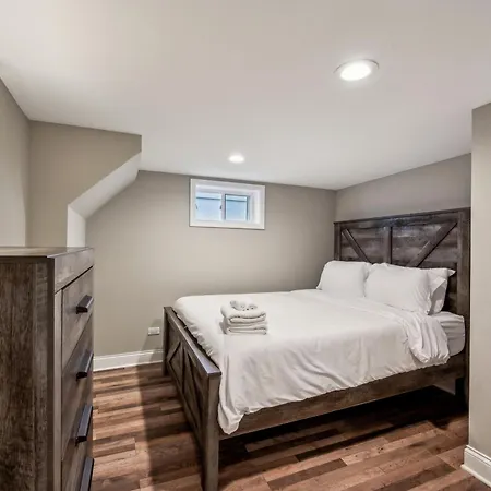 Charming Belmont Heights Oasis Chicago