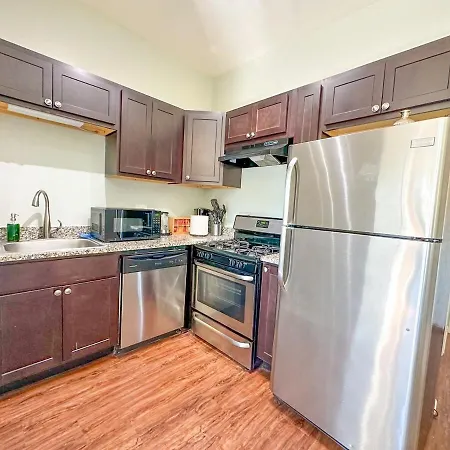 Spacious 2br Family Oasis Irving Park 1w Sleeps 6 Chicago
