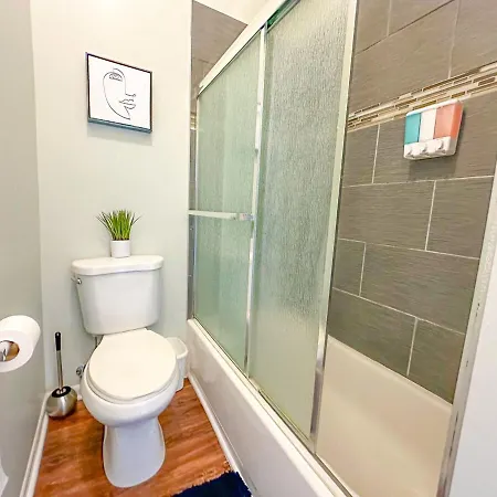 Spacious 2br Family Oasis Irving Park 1w Sleeps 6 Apartment *