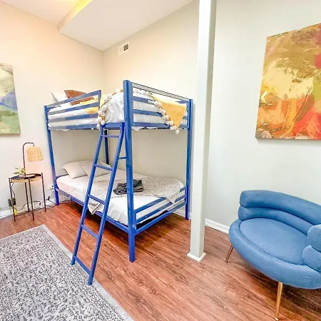 Apartment Spacious 2br Family Oasis Irving Park 1w Sleeps 6 Chicago