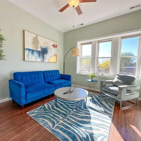 Spacious 2br Family Oasis Irving Park 1w Sleeps 6 *