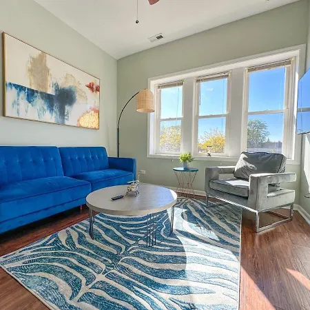 Apartment Spacious 2br Family Oasis Irving Park 1w Sleeps 6