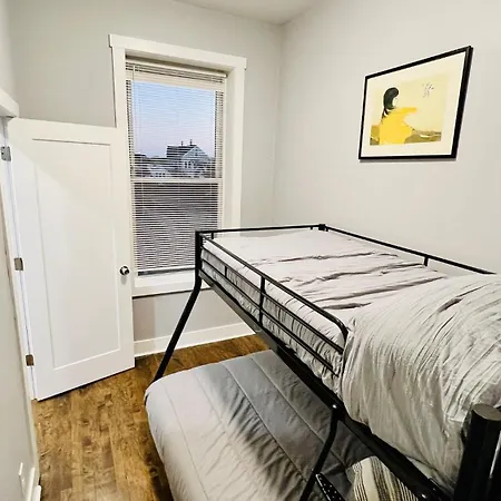 Modern Pilsen 2 Bedroom