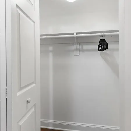 Great Location! Cozy 3br Garden Unit In Hyde Park * Chicago
