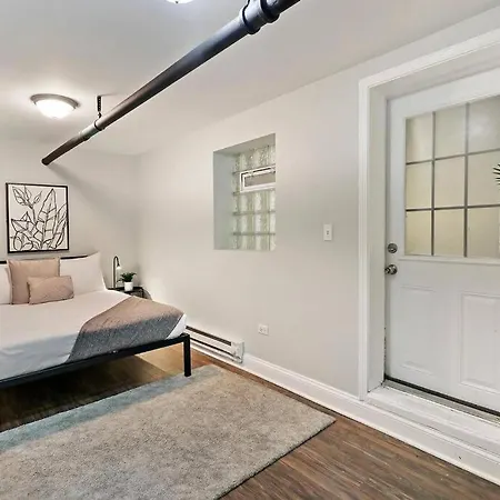 Apartment Great Location! Cozy 3br Garden Unit In Hyde Park Chicago