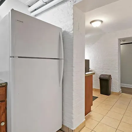 Apartment Great Location! Cozy 3br Garden Unit In Hyde Park