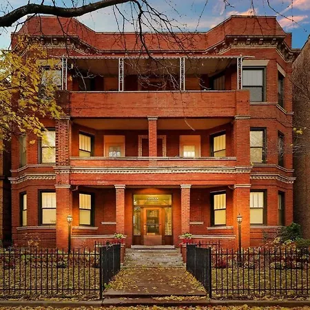 Great Location! Cozy 3br Garden Unit In Hyde Park Apartment *