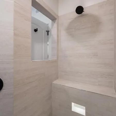 Wicker Park Luxe 2br 2ba Apartment Chicago