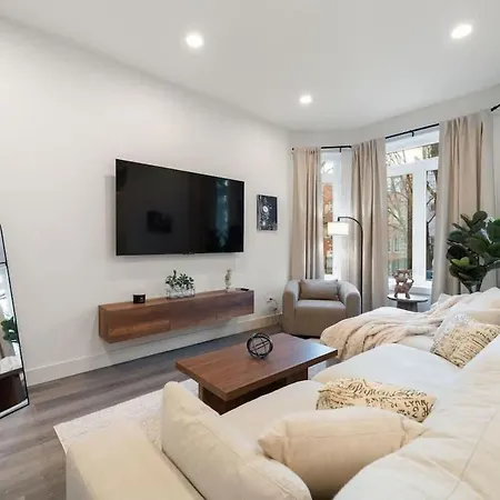 Wicker Park Luxe 2br 2ba Apartment *