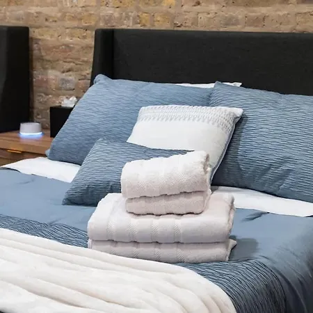 Wicker Park Luxe 2br 2ba