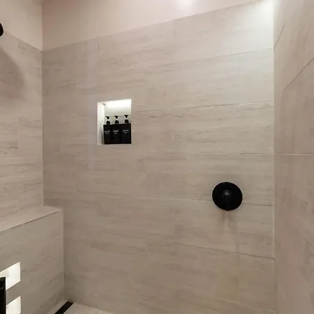 Wicker Park Luxe 2br 2ba *