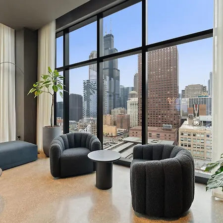 3 Bed 3 Bath High Rise With Gym & Amenities *