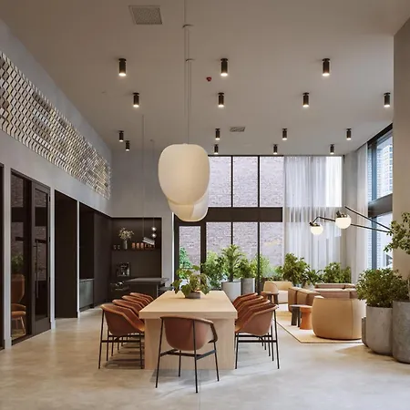 3 Bed 3 Bath High Rise With Gym & Amenities Apartment