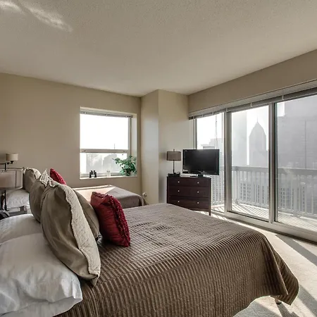 The Penthouse At Grand Plaza 4* Chicago