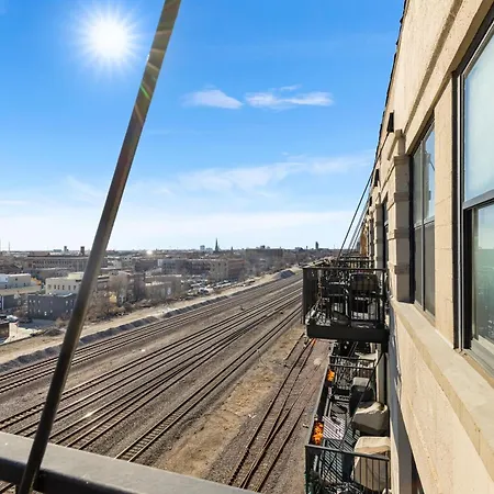 Modern Historic Loft 19ft Ceilings, Gym, Heated Parking, Skyline Views, Balcony Apartment *