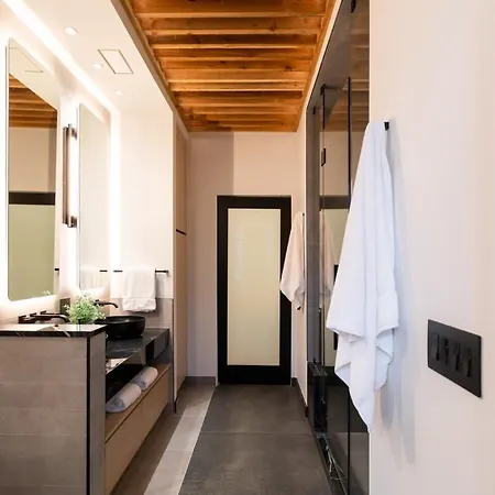 Luxury Executive Penthouse Loft Chicago