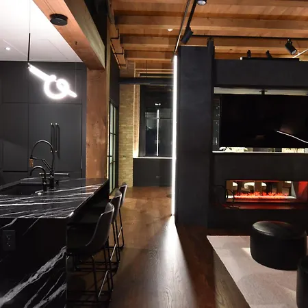 Luxury Executive Penthouse Loft Apartment