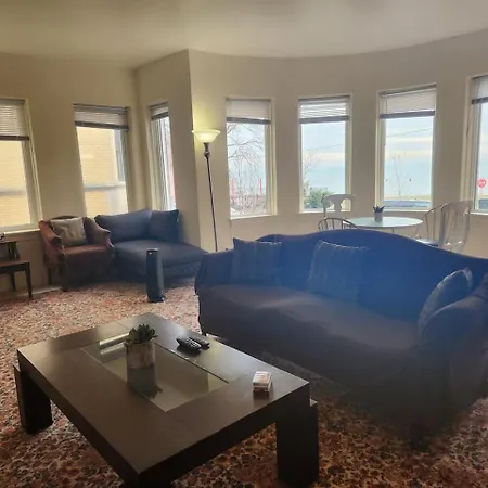 Charming Lakefront Stunning View North Apartment Chicago