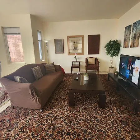 Charming Lakefront Stunning View North *