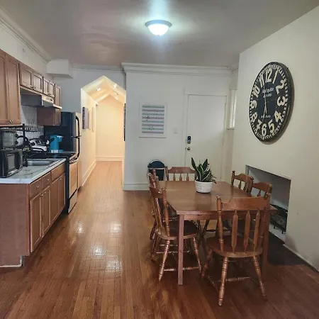 Charming Lakefront Stunning View North Apartment *