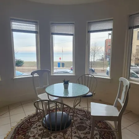 Charming Lakefront Stunning View North *