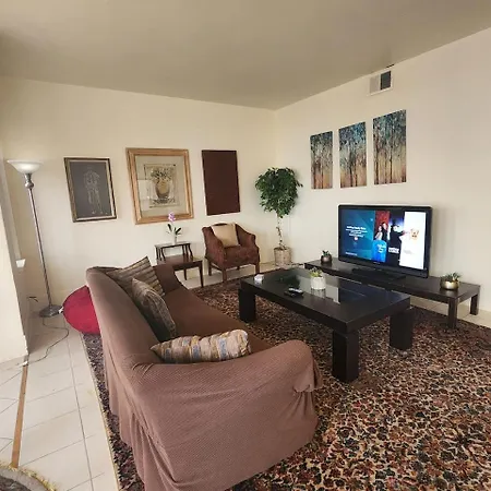 Charming Lakefront Stunning View North * Chicago