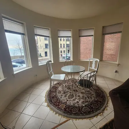 Apartment Charming Lakefront Stunning View North