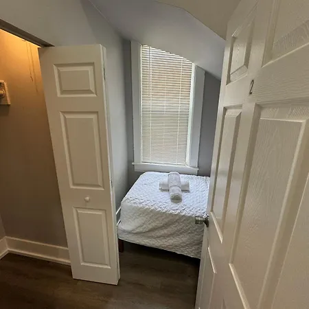 Homestay Beautiful Near Downtwon - Free Parking!