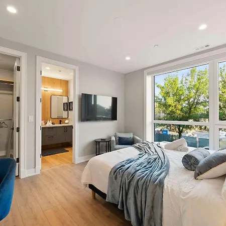 New Build In Pilsen Spacious 2 Bed 2 Bath Unit Apartment *