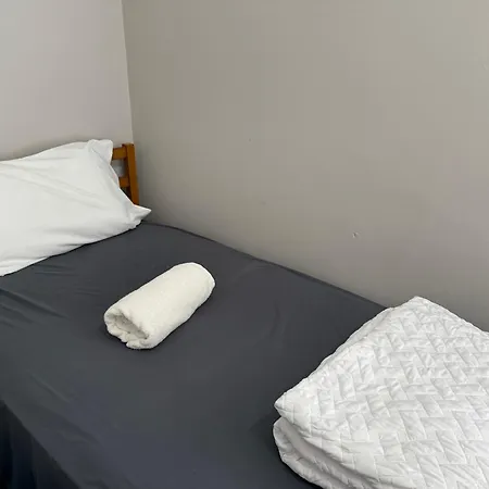 Homestay Beautiful Near Downtwon - Free Parking! *