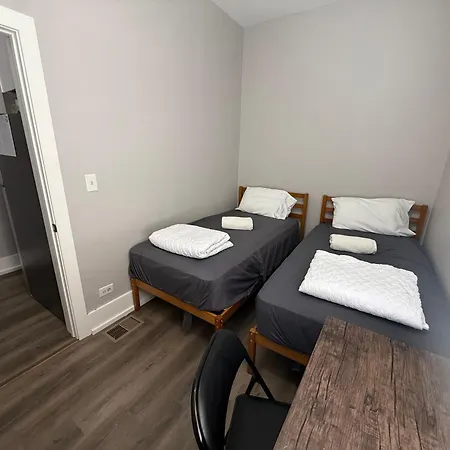 Homestay Beautiful Near Downtwon - Free Parking! Chicago
